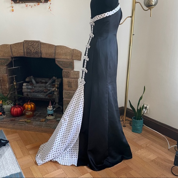 HOLD FOR CITRUS - Black strapless ballgown with polkadot accents PROM DRESS - Picture 7 of 16